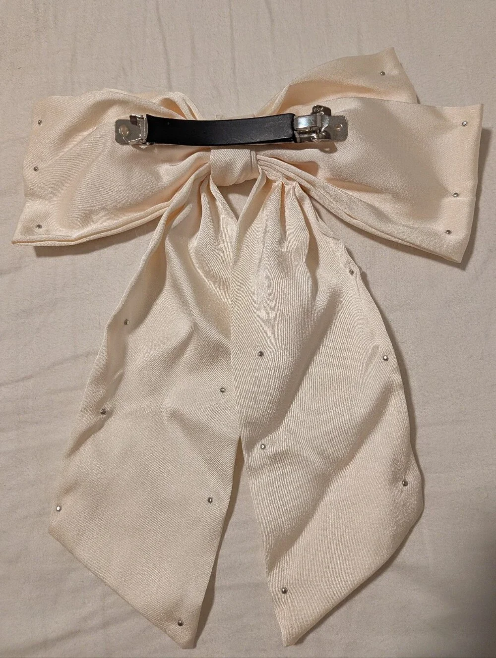 Francesca's Pearl-Trim Satin Bow in Cream